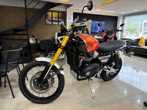 TRIUMPH BONNEVILLE SCRAMBLER 1200 XE TRIUMPH BONNEVILLE SCRAMBLER 1200 XE